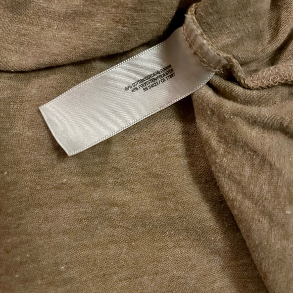 Men’s Old Navy V-Neck Short-Sleeve Tee - Picture 5 of 9